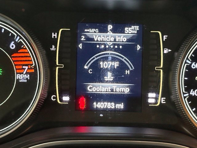 Used 2019 Jeep Cherokee Latitude w/ Cold Weather Group FWD image 26