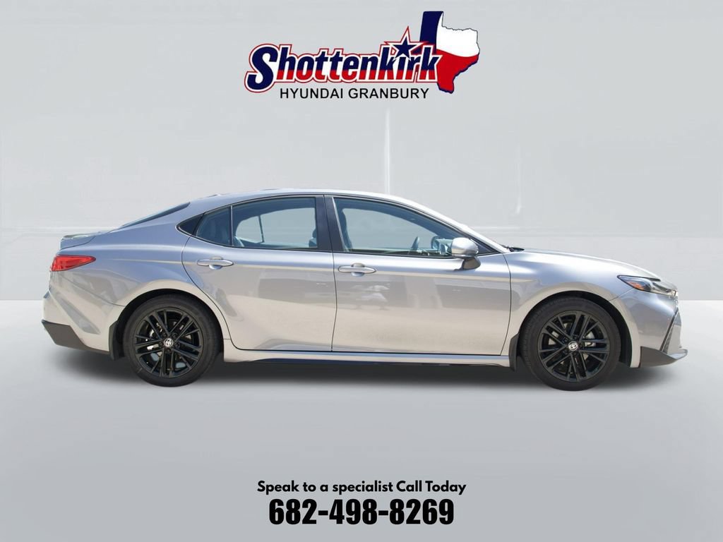 Used 2026 Toyota Camry Hybrid FWD image 5