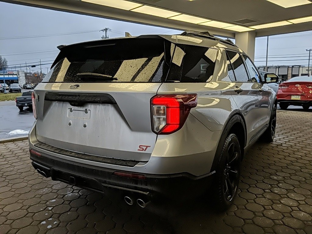 Used 2020 Ford Explorer ST w/ ST Street Pack image 5