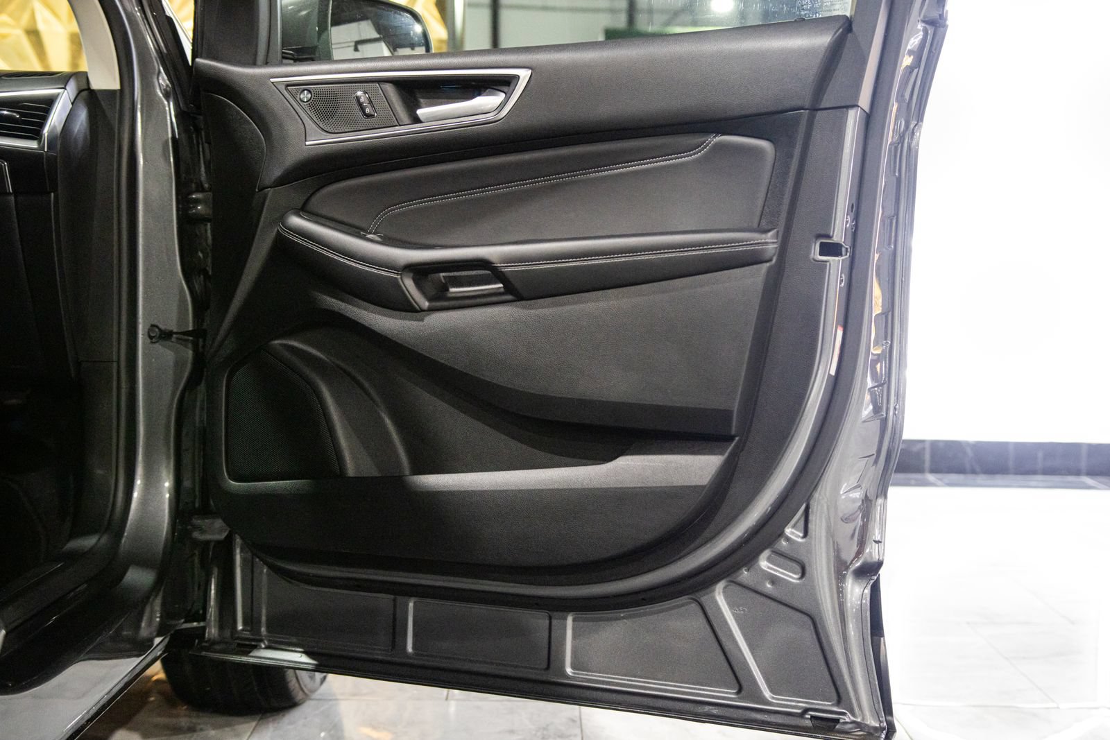 Used 2024 Ford Edge Titanium AWD/4WD image 28