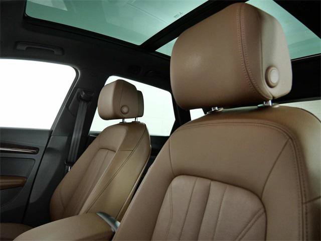 Used 2020 Audi Q5 e Prestige w/ Prestige Package image 18