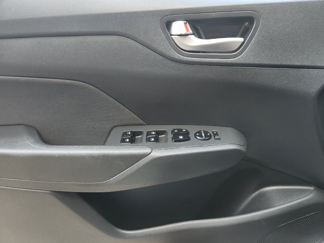 Used 2022 Hyundai Accent SEL FWD image 20