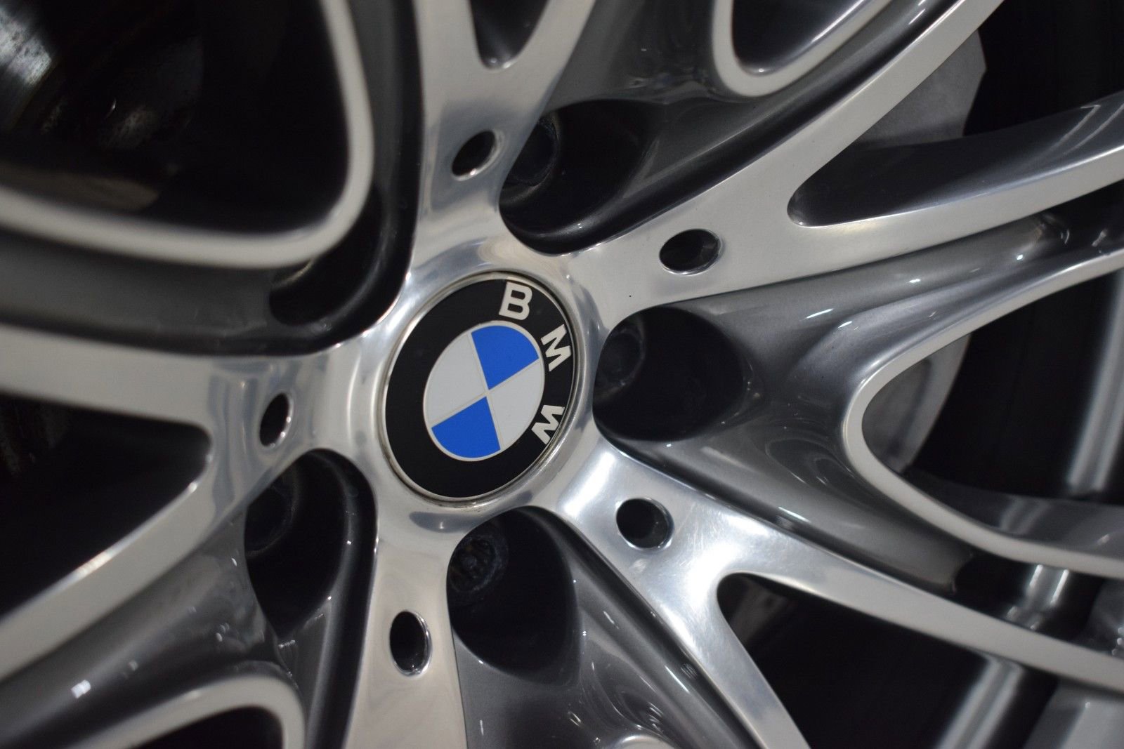 Used 2022 BMW 750i xDrive w/ Executive Package image 17