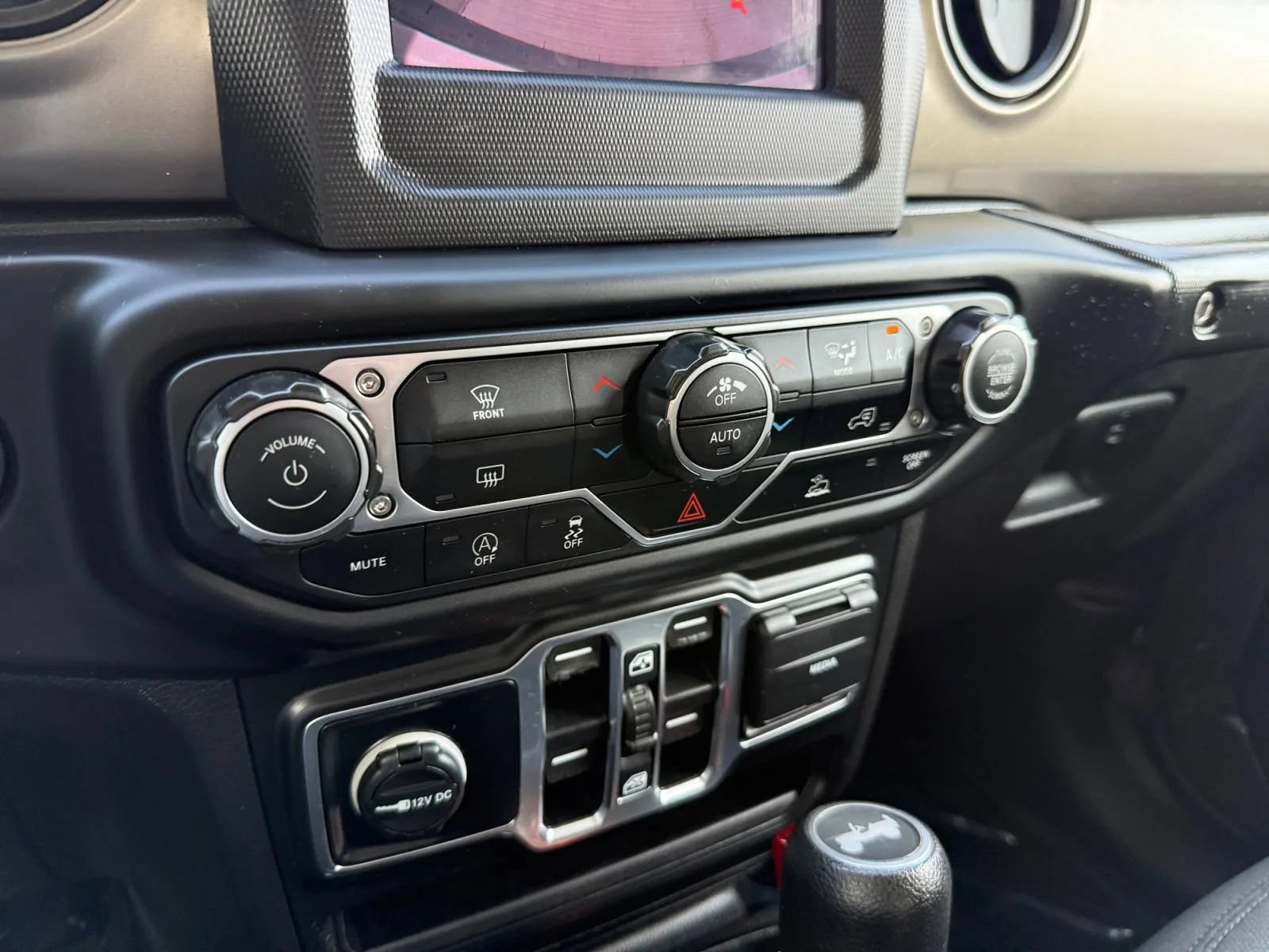 Used 2021 Jeep Wrangler Unlimited Sport AWD/4WD image 35