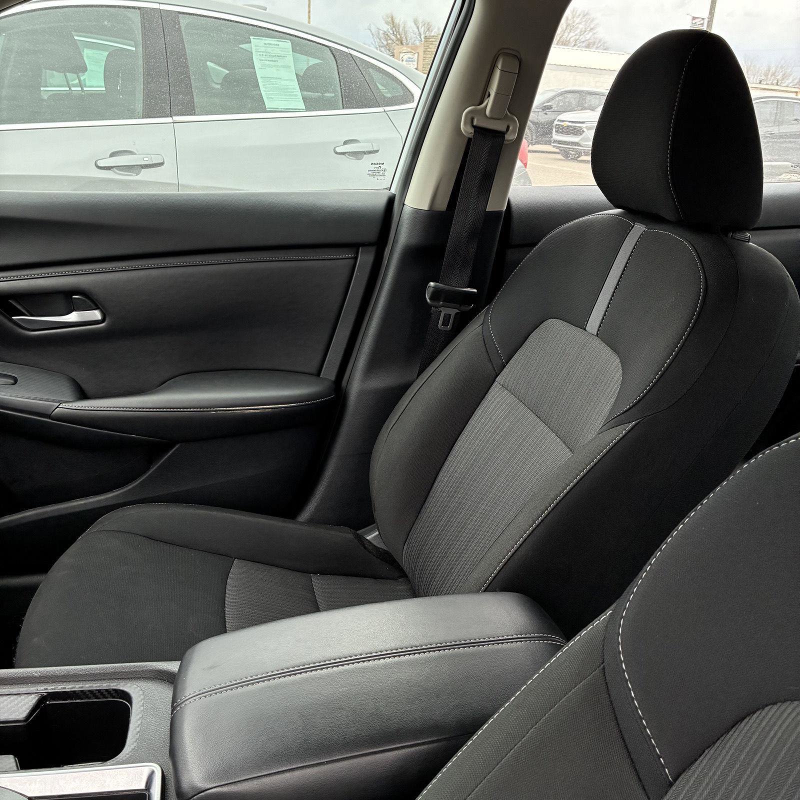 Used 2025 Nissan Sentra SV image 9