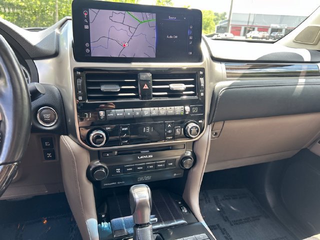 Used 2022 Lexus GX 460 Luxury w/ Sport Design Package AWD/4WD image 17