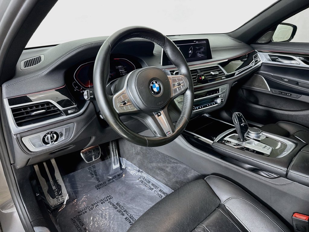 Used 2022 BMW 750i xDrive w/ M Sport Package AWD/4WD image 9