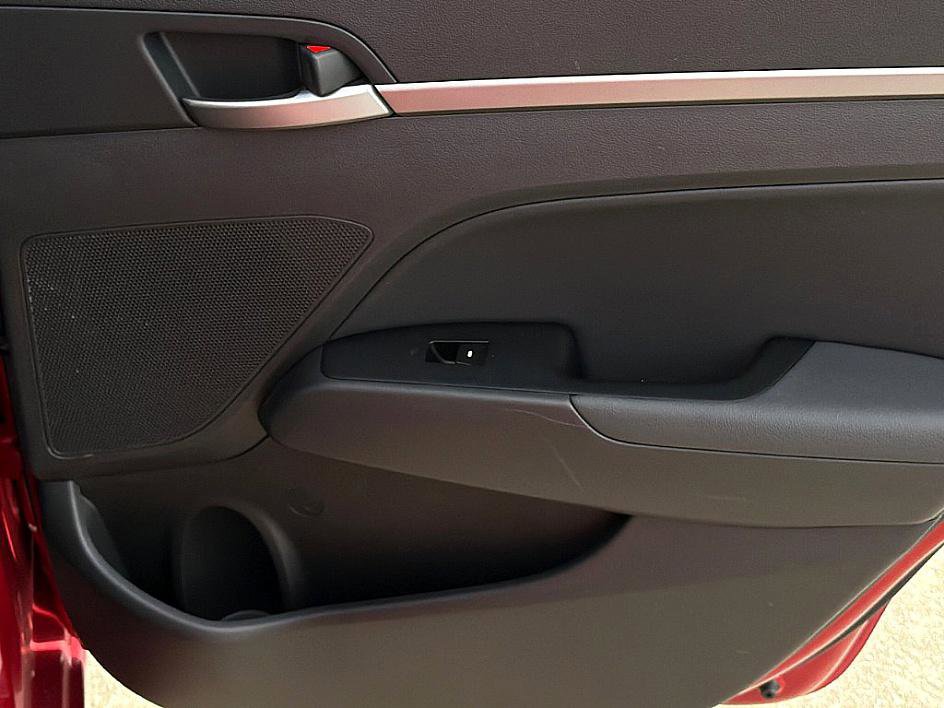 Used 2017 Hyundai Elantra Limited image 24