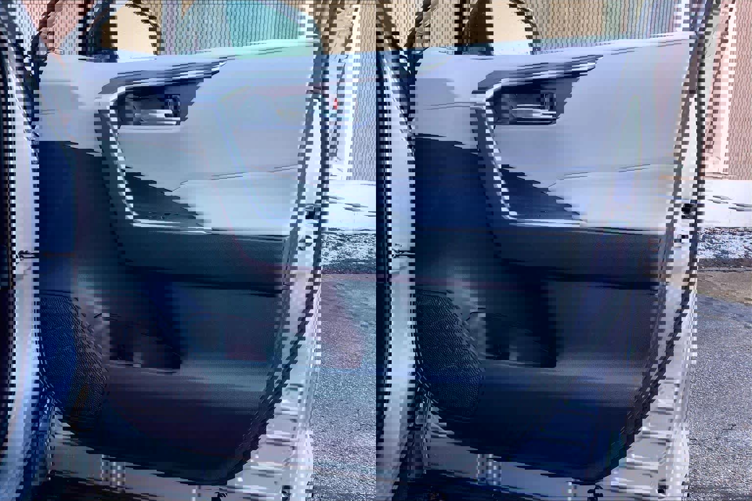 Used 2025 Toyota RAV4 XLE image 22