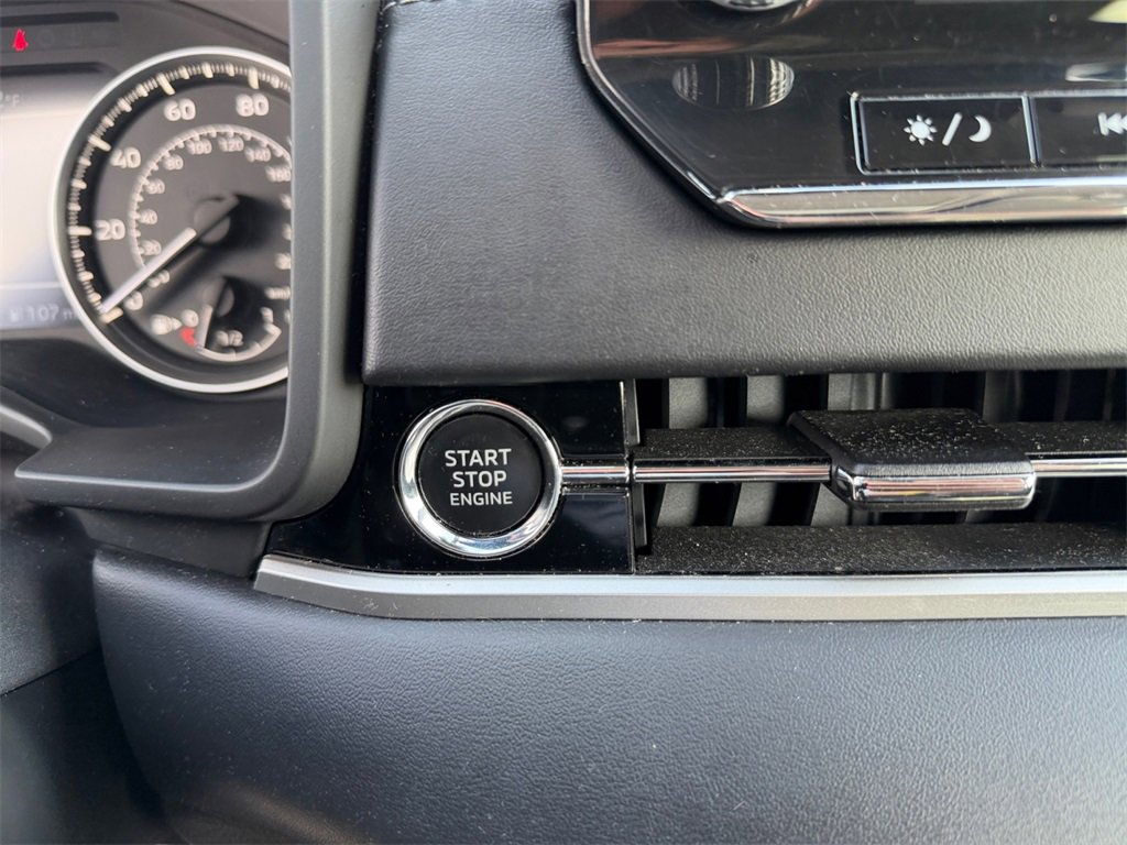 Used 2022 Mitsubishi Outlander SE image 30