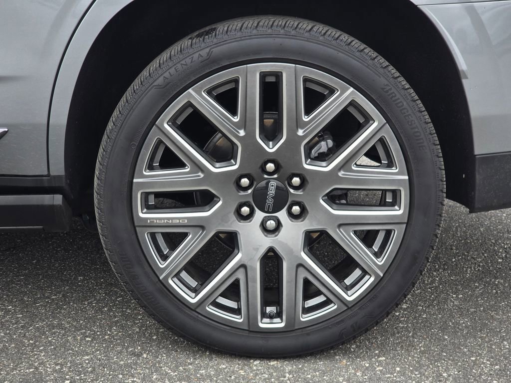 Certified 2025 GMC Yukon Denali Ultimate image 23