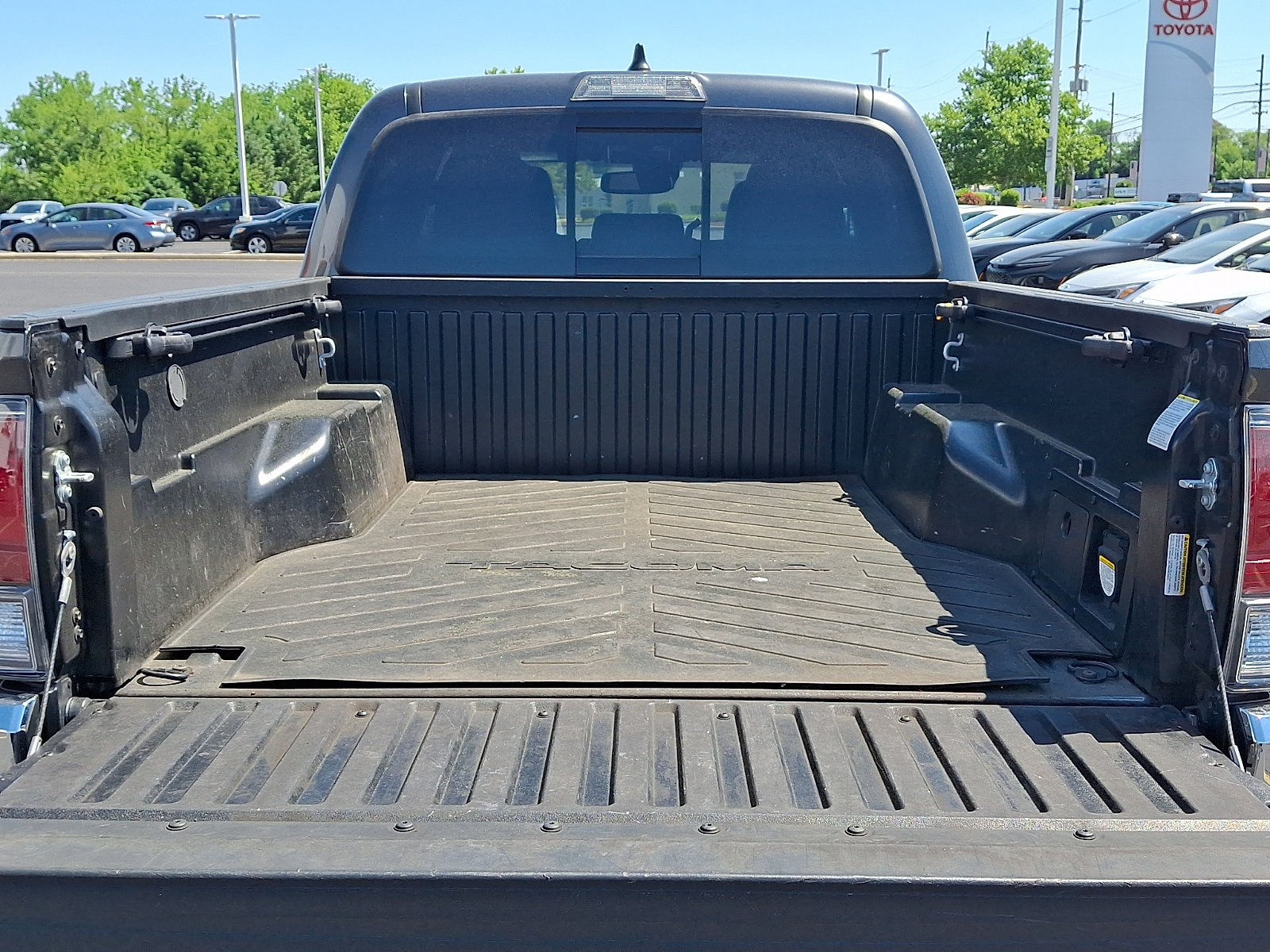 Used 2023 Toyota Tacoma TRD Off-Road AWD/4WD image 29