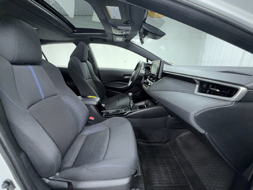 Used 2022 Toyota Corolla SE FWD image 18
