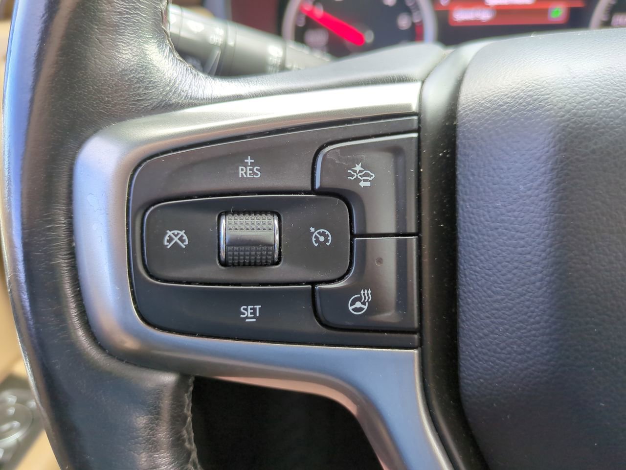 Used 2021 Chevrolet Tahoe Premier AWD/4WD image 24