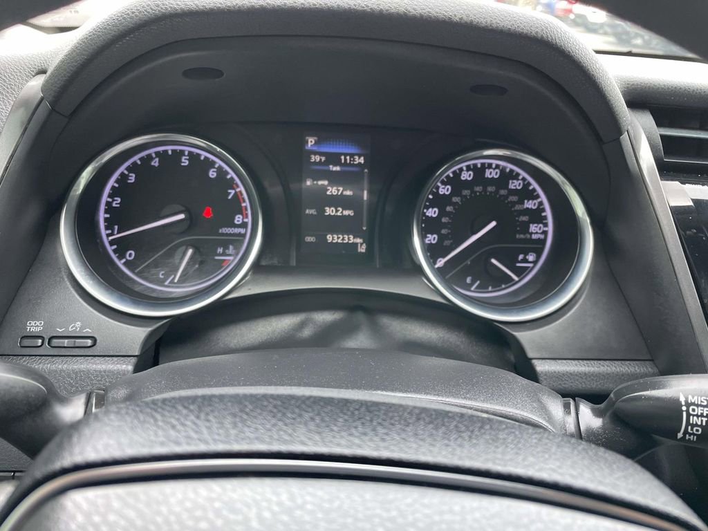 Used 2019 Toyota Camry LE image 33