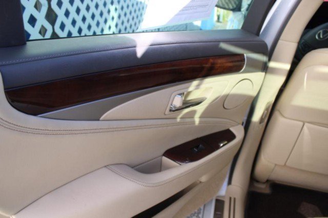 Used 2015 Lexus LS 460 w/ Comfort Package image 15