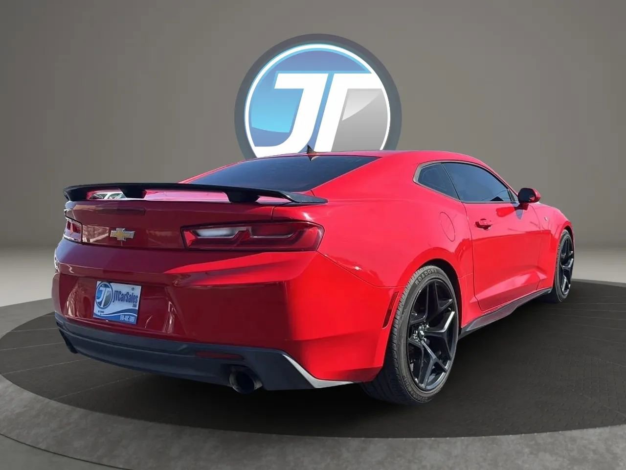 Used 2016 Chevrolet Camaro LT RWD image 23