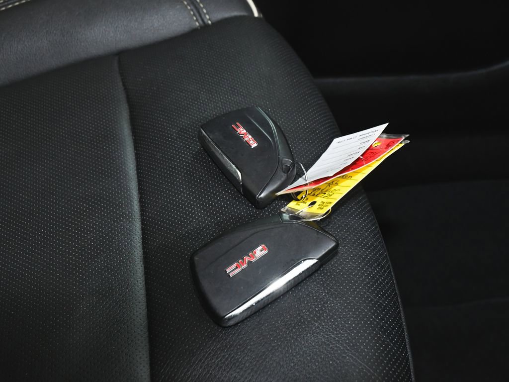 Used 2023 GMC Yukon XL SLT w/ SLT Premium Package image 58