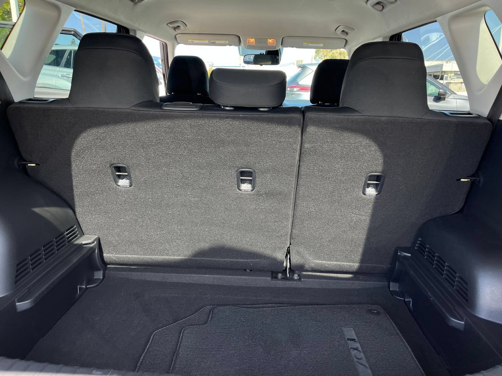 Used 2025 Kia Soul LX w/ LX Technology Package FWD image 31