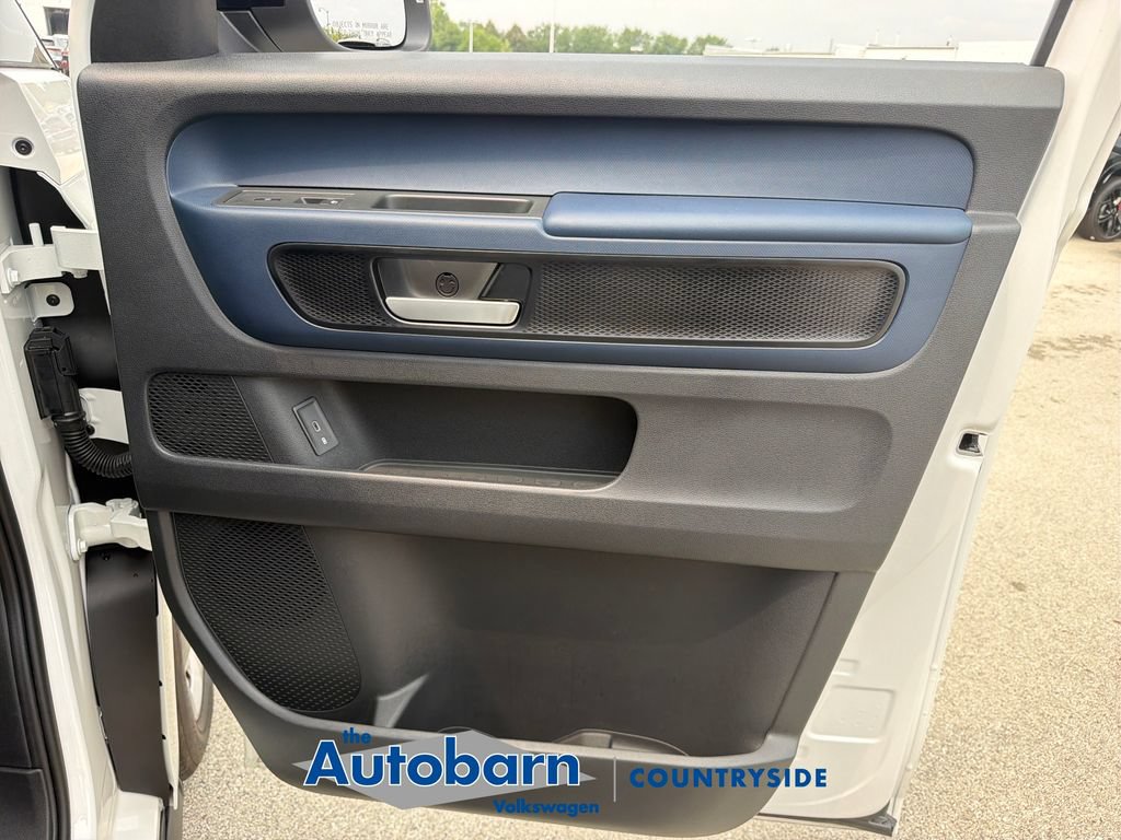 Certified 2025 Volkswagen ID. Buzz Pro S RWD image 26