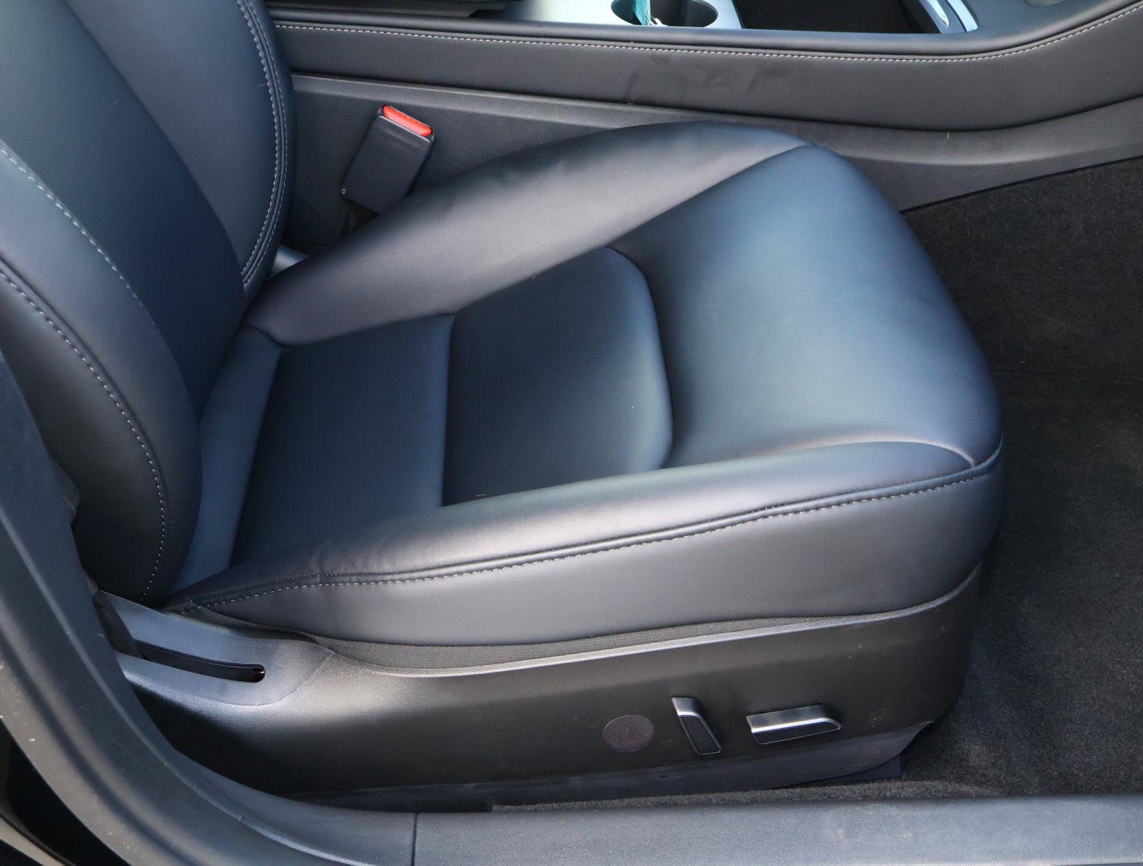 Used 2023 Tesla Model 3 Standard Range RWD image 16