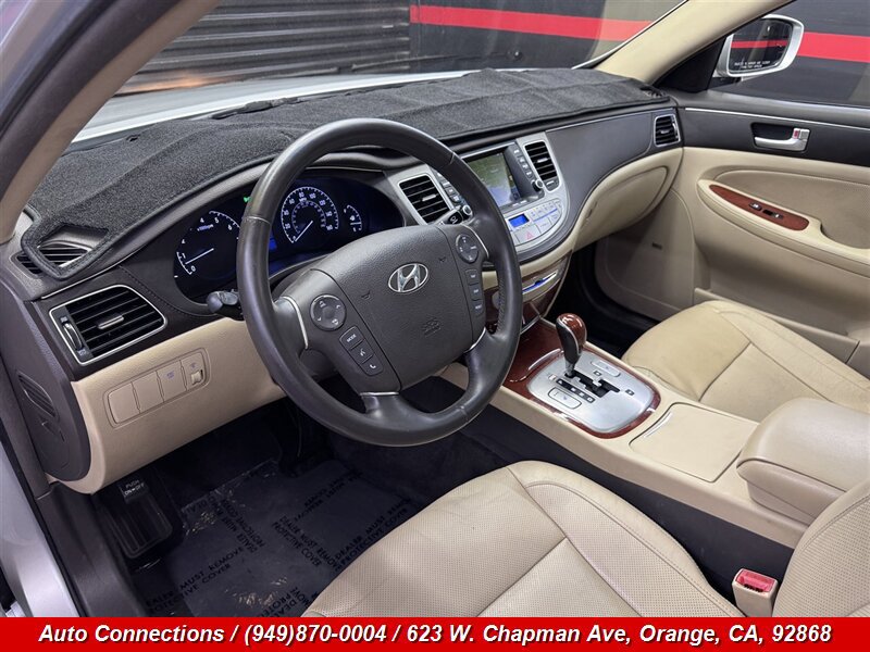 Used 2012 Hyundai Genesis 3.8 w/ Premium Pkg RWD image 10