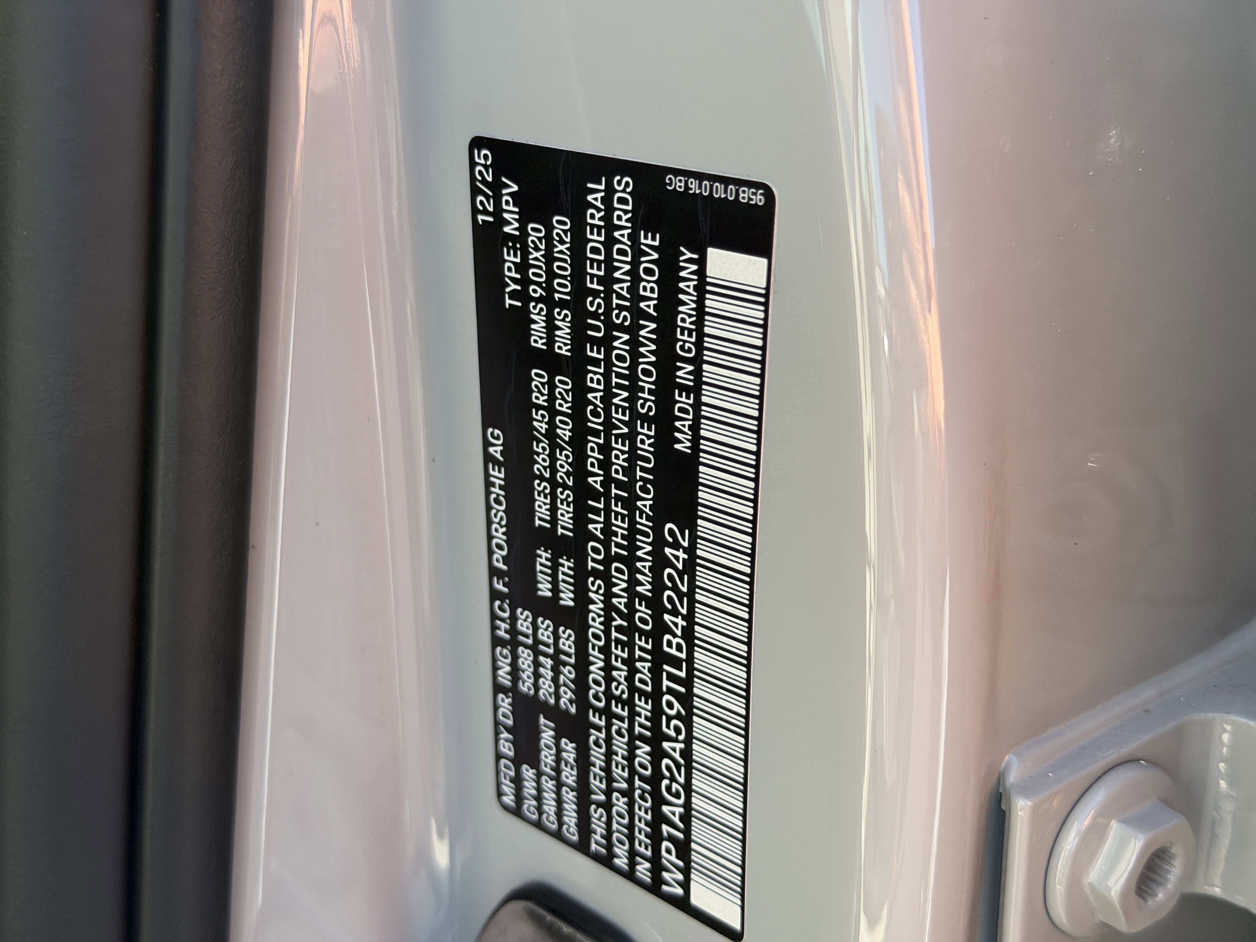 New 2026 Porsche Macan S image 38