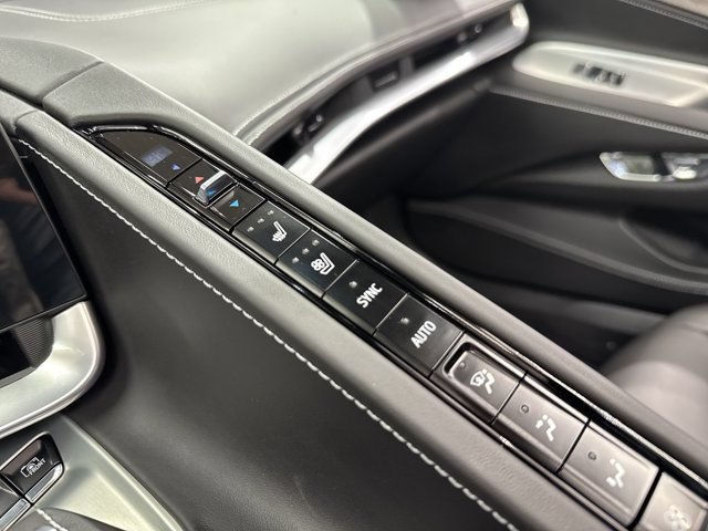 Used 2024 Chevrolet Corvette Z06 RWD image 31