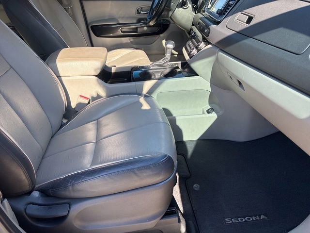 Used 2018 Kia Sedona EX image 19