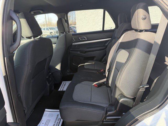 Used 2018 Ford Explorer XLT AWD/4WD image 16