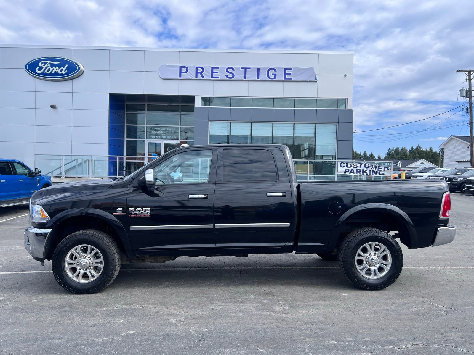 Used 2018 RAM 3500 Laramie image 2