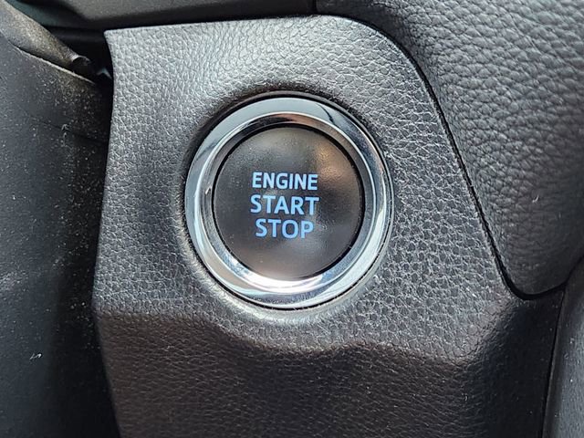 Used 2019 Toyota RAV4 XLE w/ Carpet Mat Package image 16