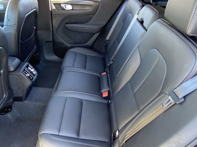 Certified 2025 Volvo XC40 B5 Core w/ Protection Package Premier image 19