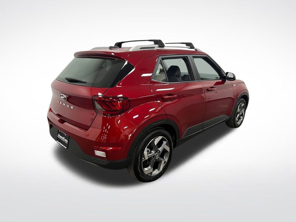 Used 2025 Hyundai Venue Limited image 9
