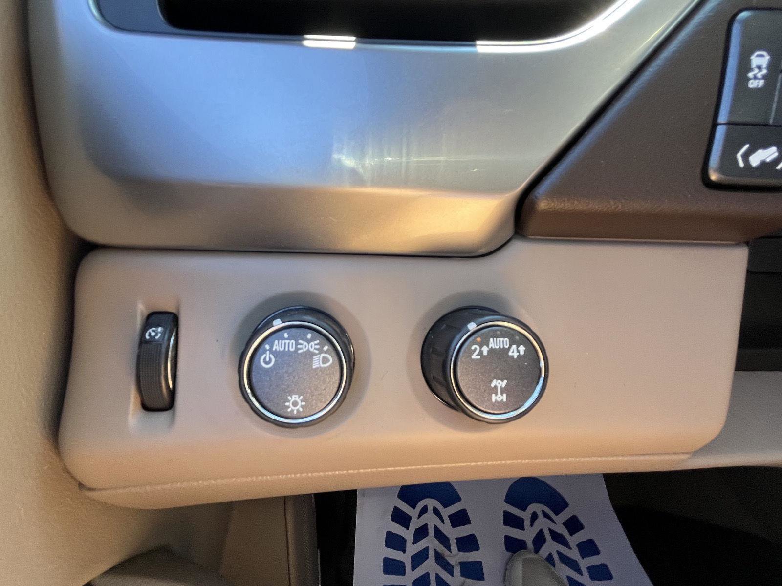 Used 2018 Chevrolet Tahoe LT image 10