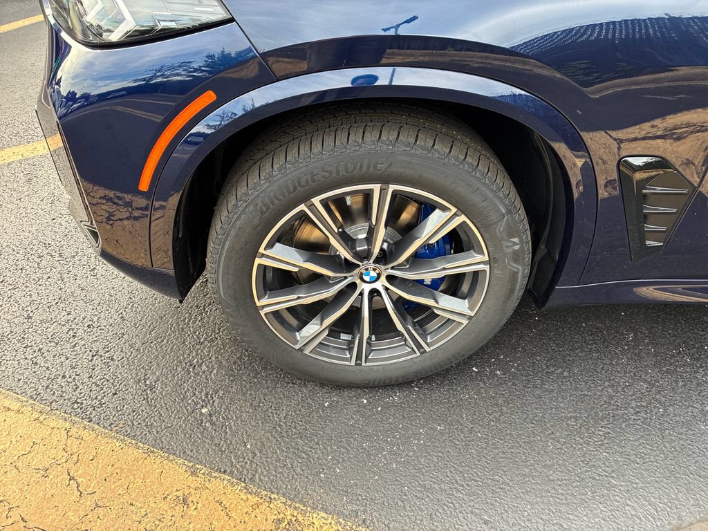 New 2026 BMW X5 xDrive40i w/ M Sport Package AWD/4WD image 9