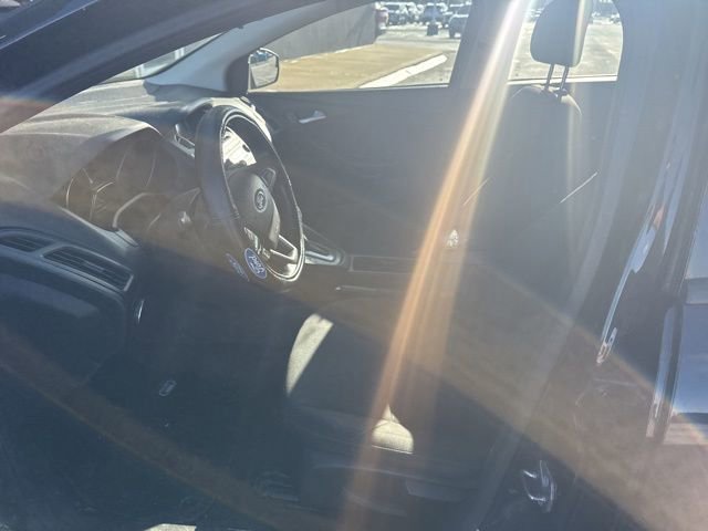 Used 2015 Ford Focus SE w/ SE Sport Package image 19