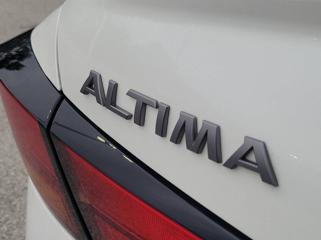 Used 2025 Nissan Altima 2.5 SV FWD image 7