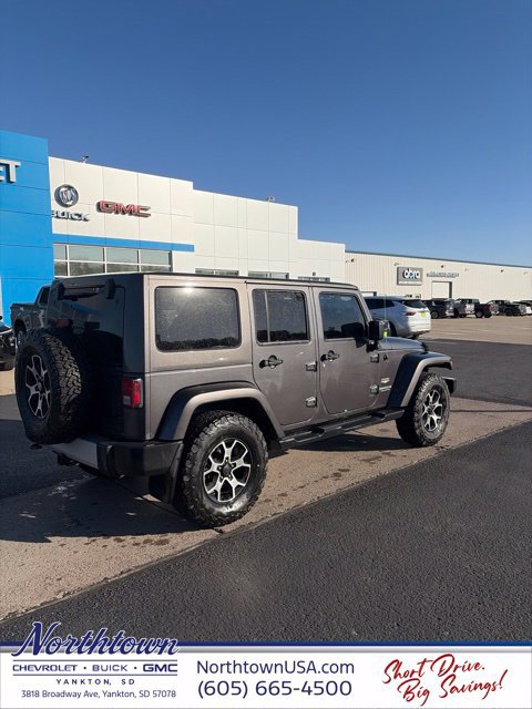 Used 2014 Jeep Wrangler Unlimited Sahara AWD/4WD image 9