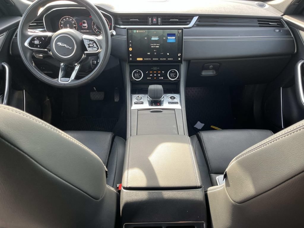 Certified 2024 Jaguar F-PACE R-Dynamic S AWD/4WD image 9