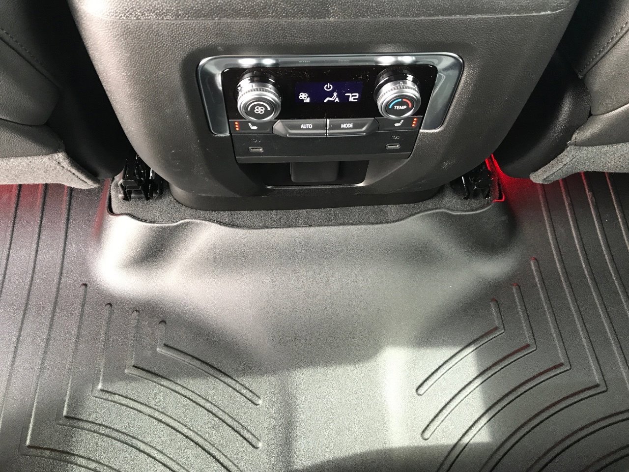 New 2026 GMC Yukon AT4 w/ AT4 Premium Package AWD/4WD image 15