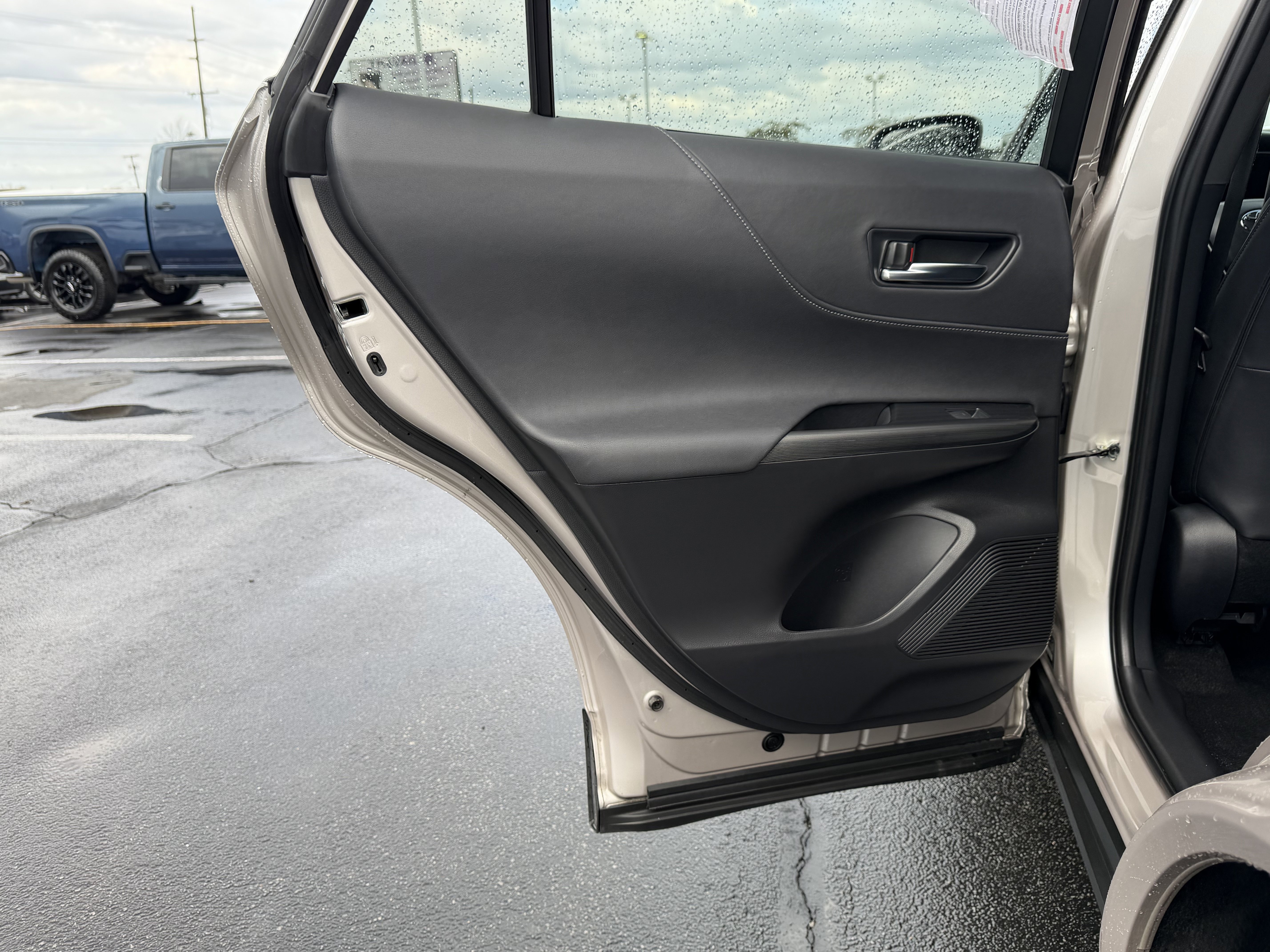 Certified 2024 Toyota Venza Limited image 20