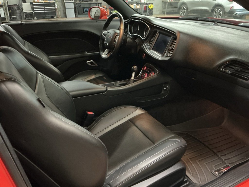 Used 2018 Dodge Challenger R/T Plus image 25