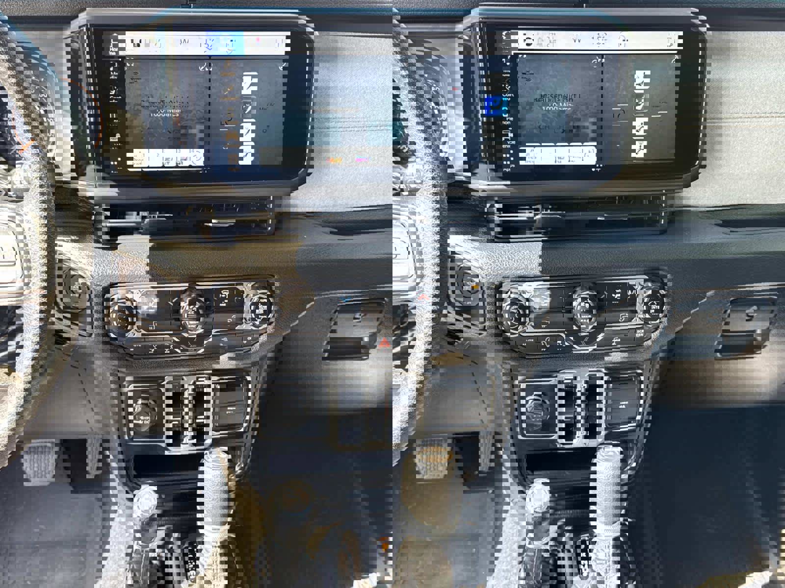 Used 2025 Jeep Wrangler Sport image 41