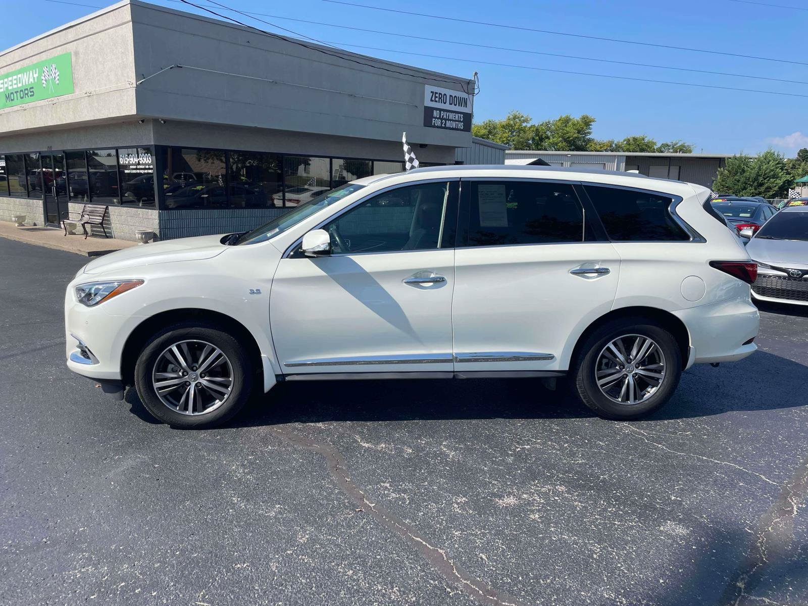 Used 2020 INFINITI QX60 Luxe w/ Essential Package FWD image 4