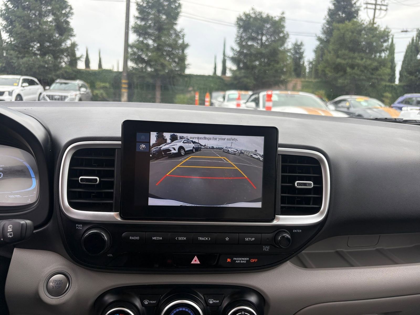 Used 2025 Hyundai Venue SEL image 22