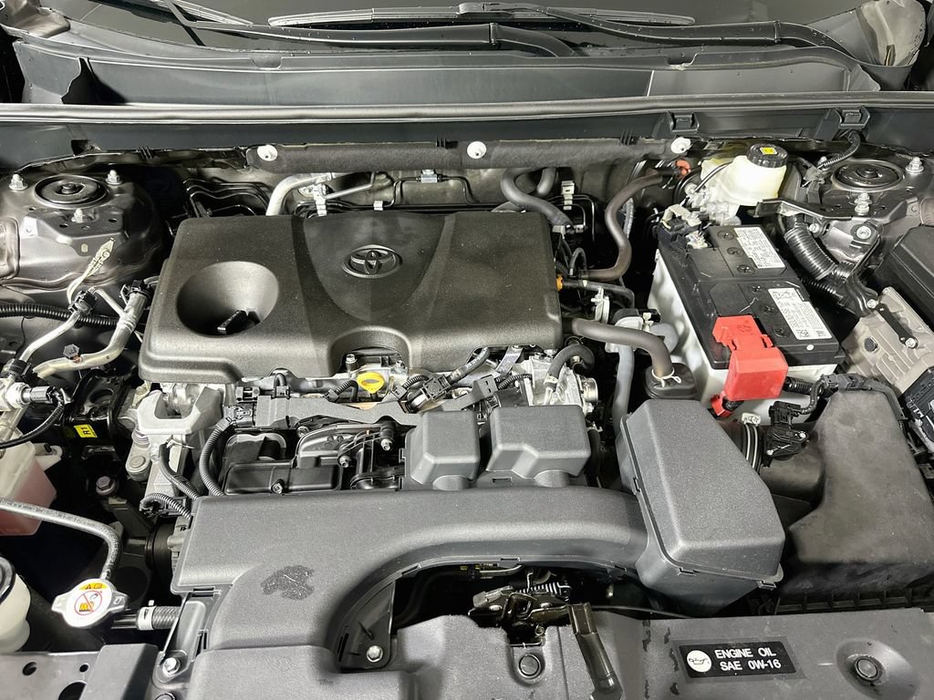 Used 2022 Toyota RAV4 XLE AWD/4WD image 10