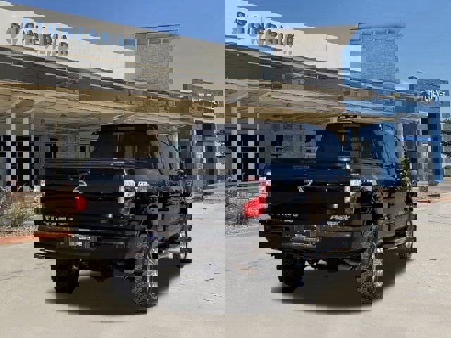 Used 2018 Nissan Titan PRO-4X w/ Pro-4x Convenience Package image 5