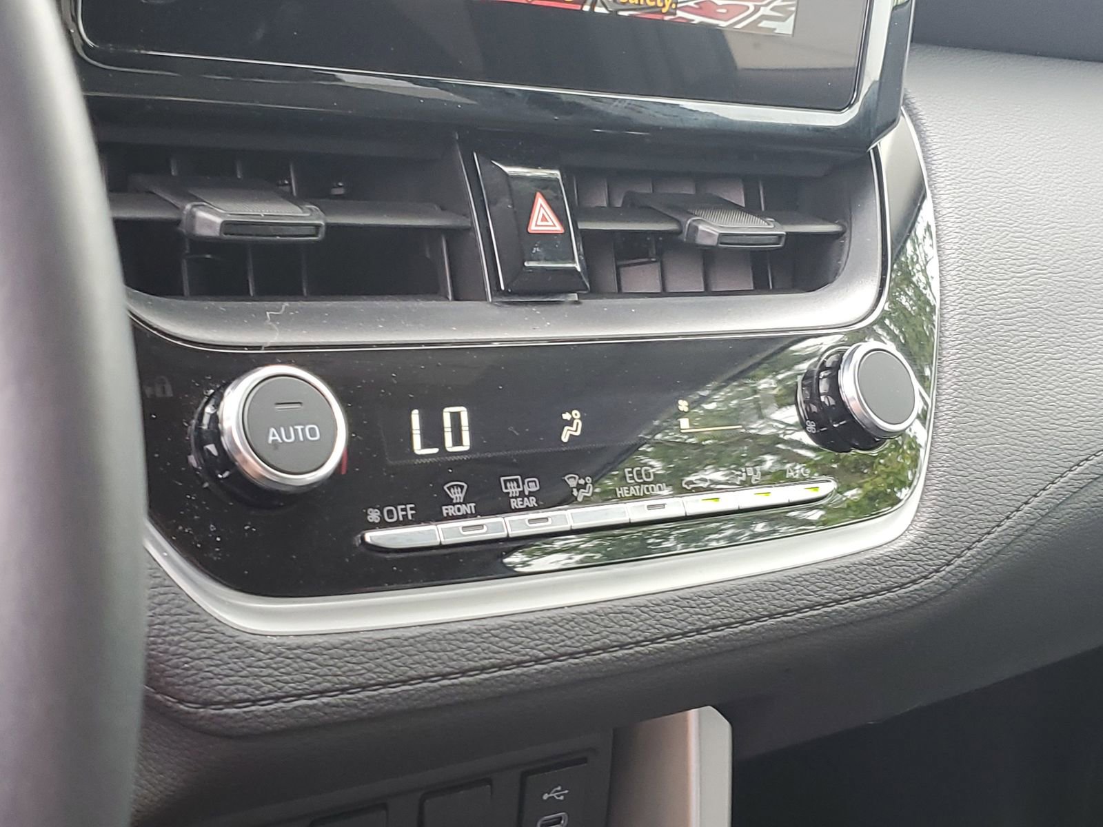 Certified 2023 Toyota Corolla Cross LE FWD image 28