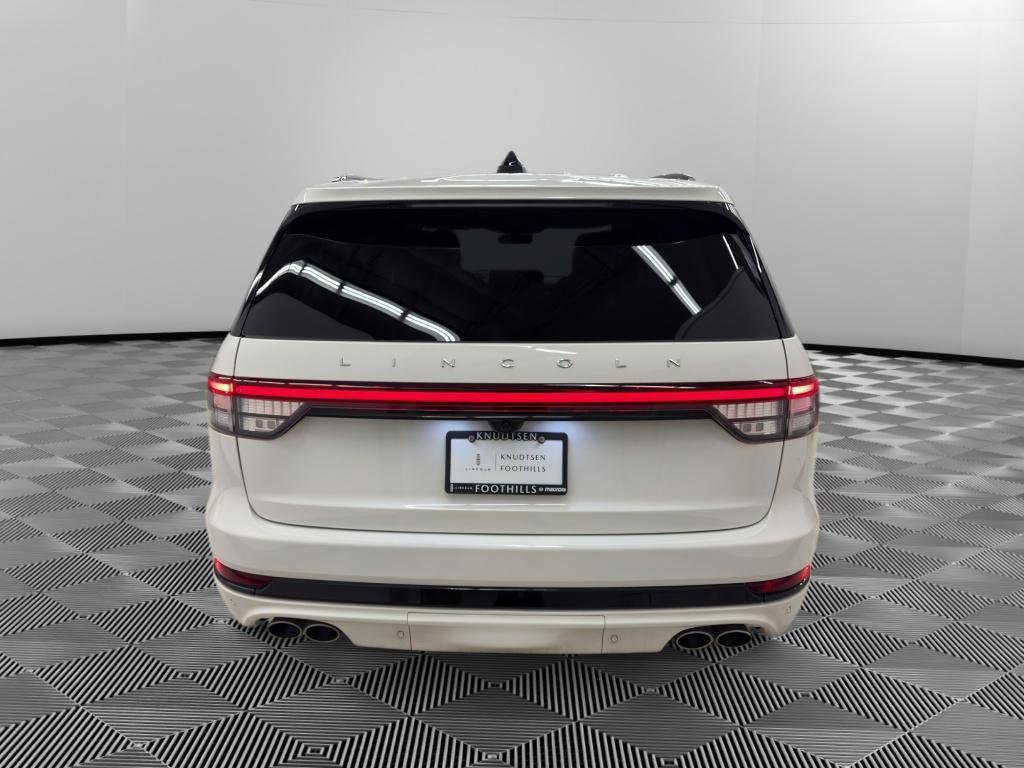 Used 2025 Lincoln Aviator AWD w/ Jet Appearance Package image 6